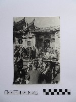 黃則修攝廟前的攤販藏品圖，第1張