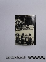 黃則修攝婦人與女童藏品圖，第1張