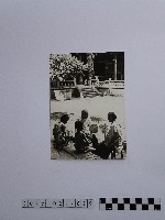 黃則修攝婦人與女童藏品圖，第1張