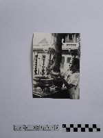 黃則修攝女子藏品圖，第1張