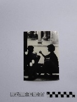 黃則修攝孩童合影照藏品圖，第1張