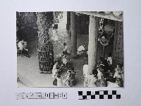 黃則修攝人群藏品圖，第1張