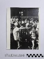 黃則修攝人群藏品圖，第1張