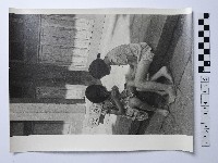 黃則修攝女童合影照藏品圖，第1張