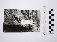 黃則修攝女藝人凌波、鄭慶寧藏品圖，第1張