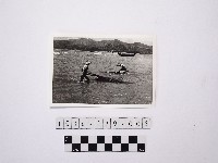 黃則修攝兩名戴著斗笠的人藏品圖，第1張