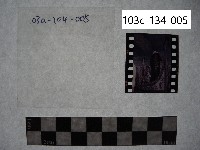 頭戴銀盔的男性藏品圖，第2張