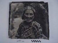 原住民女性系列照片藏品圖，第1張