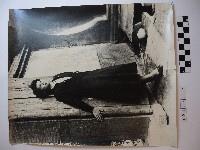 女子獨照藏品圖，第1張