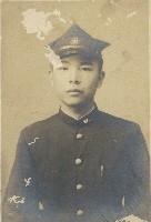 男學生獨照藏品圖，第1張