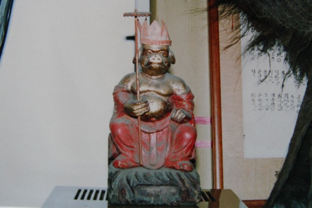 木雕八戒將軍像的圖片