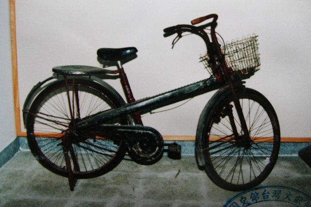 直立橫桿輕型腳踏車的圖片