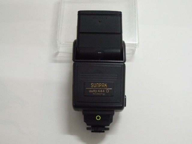 Sunpak Auto 444D Thyristor 自動閃光燈的圖片