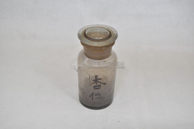 透明蓋塞廣口短頸圓形玻璃藥瓶（十二件）藏品圖，第5張