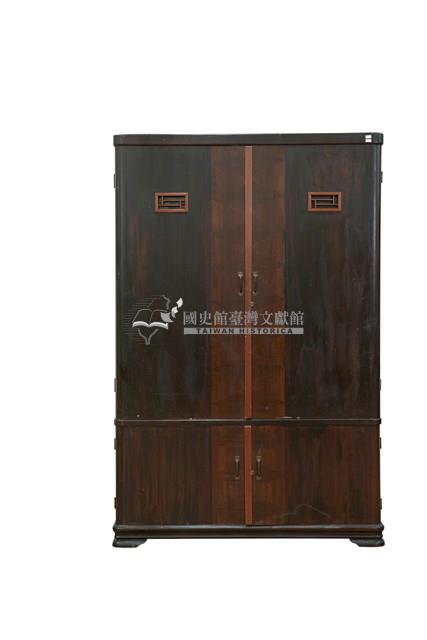 木製立式衣櫥藏品圖，第1張