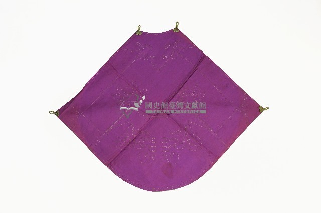 紫色吉祥繡樣肚兜藏品圖，第1張
