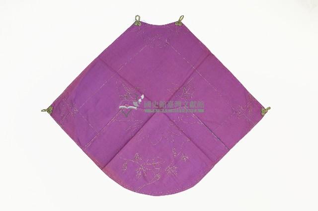 紫色吉祥繡樣肚兜藏品圖，第1張