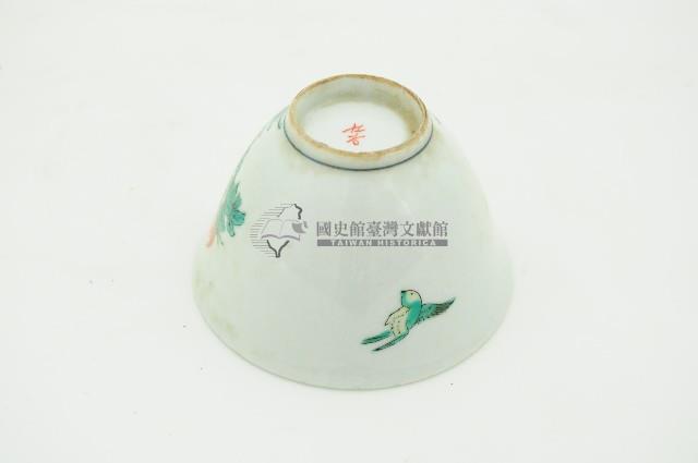 九谷款五彩牡丹花鳥石紋盞杯藏品圖，第3張