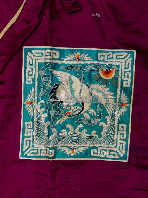 紫色白鶴繡花長擺戲服藏品圖，第3張