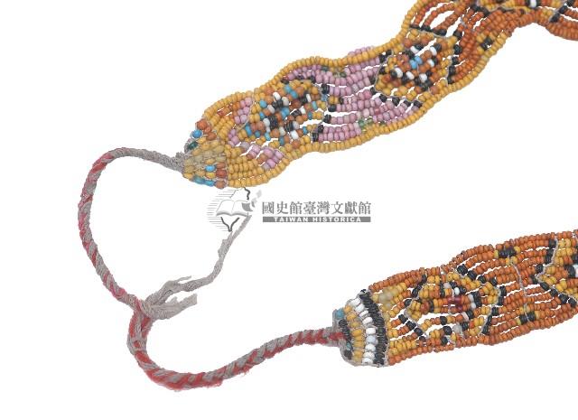 排灣族串珠菱格紋胸飾藏品圖，第3張