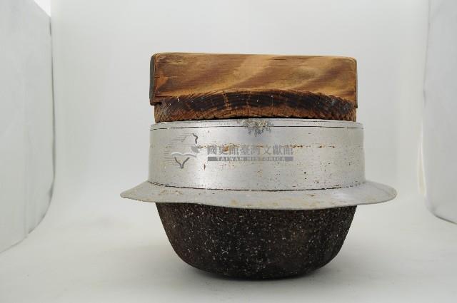 木製圓蓋鐵製大型深腹飯鍋藏品圖，第3張