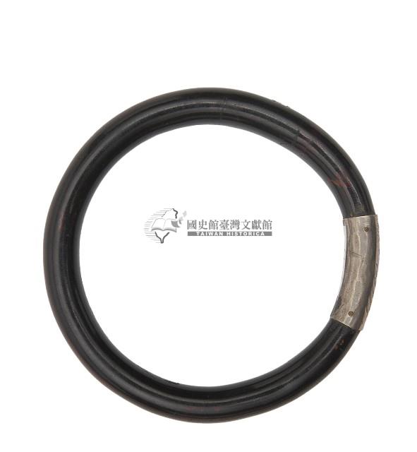烏籐製鑲嵌金屬手環一對藏品圖，第3張