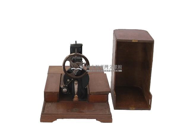 臺灣漢人族群手動式針車藏品圖，第3張