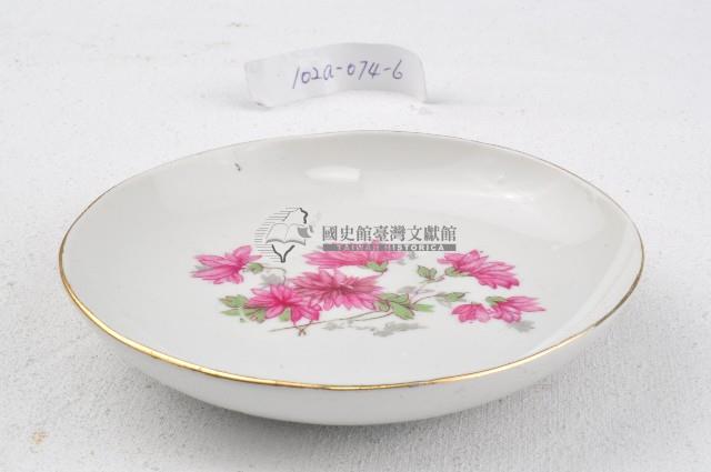 金口五彩折枝花卉紋瓷碟藏品圖，第1張