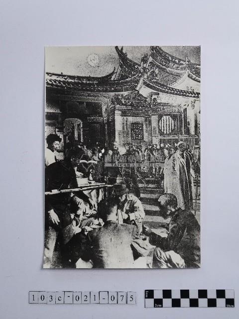 黃則修攝廟前的攤販藏品圖，第1張