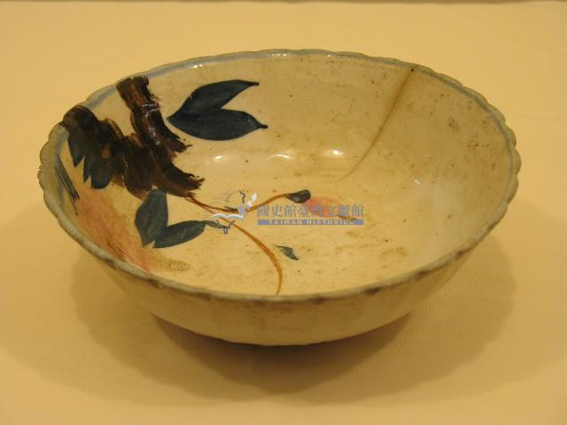 青口彩繪折枝花卉紋深腹蓮瓣型碗藏品圖，第1張