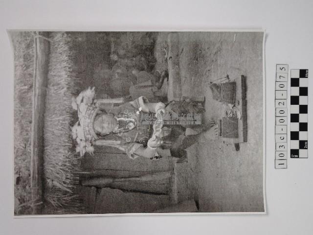 黃則修攝原住民女童藏品圖，第1張