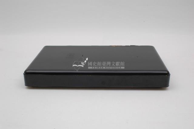 木胎長方丸隅黑漆蓋盒藏品圖，第1張