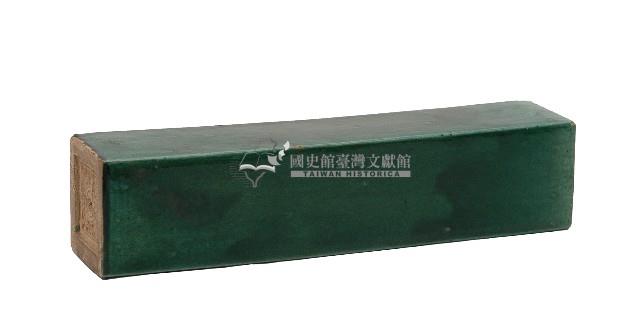 綠釉浮雕瓷質長枕藏品圖，第1張