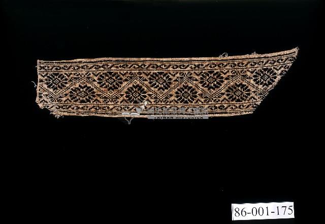 排灣族花卉紋刺繡布藏品圖，第1張