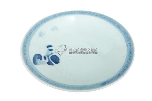 青花日本武士帽盔紋青白瓷盤藏品圖，第1張