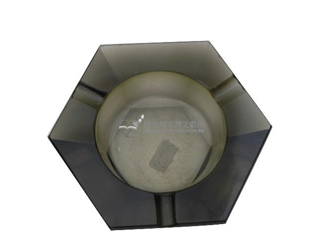 灰色六角形煙灰缸藏品圖，第1張