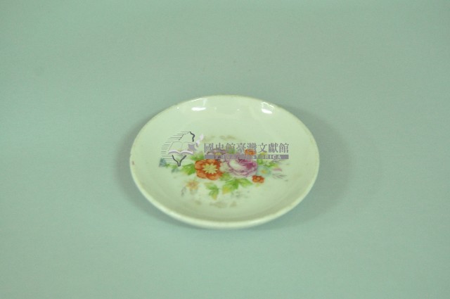 白地印花彩繪折枝花卉紋瓷碟藏品圖，第1張