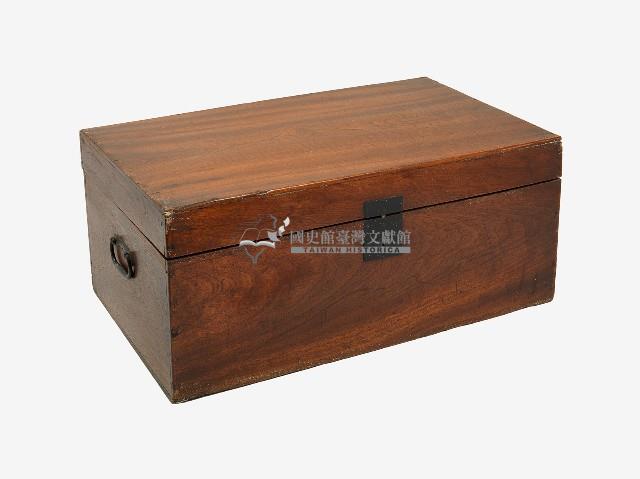 鐵製拉環衣服收納木箱藏品圖，第1張