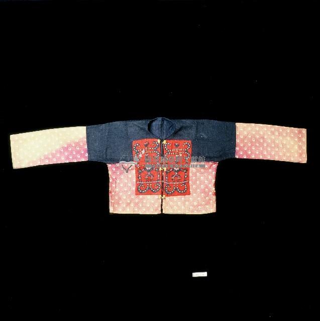 排灣族頭目貼飾衣藏品圖，第1張