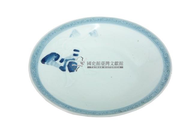 青花日本武士帽盔紋青白瓷盤藏品圖，第1張