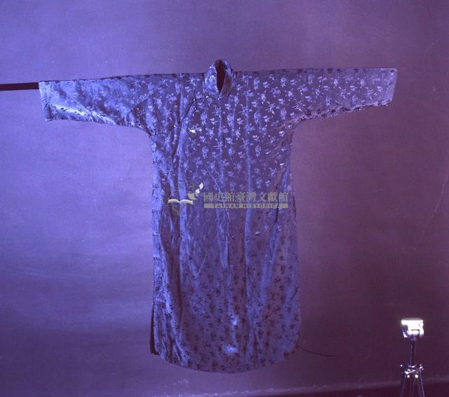 藍色緞面長衫藏品圖，第1張