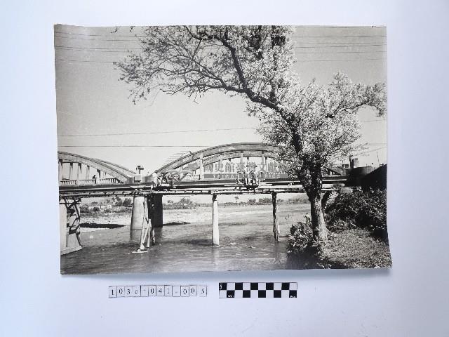 黃則修攝三峽橋藏品圖，第1張