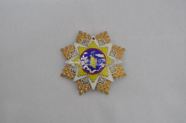 三等雲麾勳章藏品圖，第1張