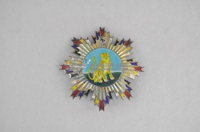 二等文虎勳章(正章)藏品圖，第1張