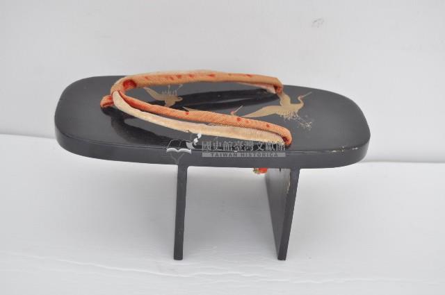 日式女用漆繪木屐藏品圖，第1張