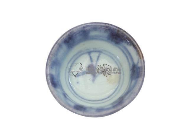 青花寫意纏枝花卉紋茶杯藏品圖，第1張