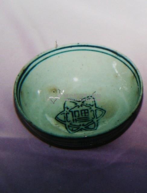 青花印花六瓣式福字紋碗藏品圖，第1張