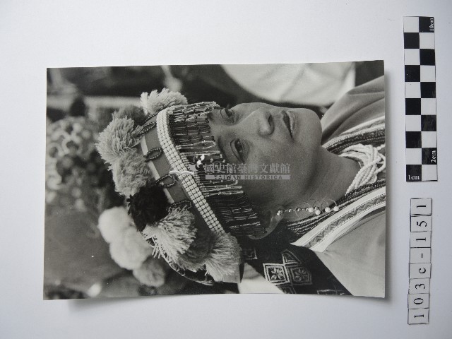 戴冠女原住民藏品圖，第1張