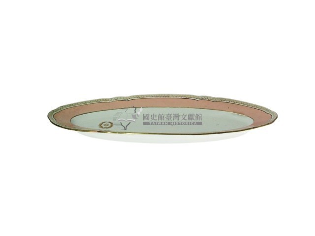 金邊花口粉彩府徽章款瓷盤藏品圖，第1張
