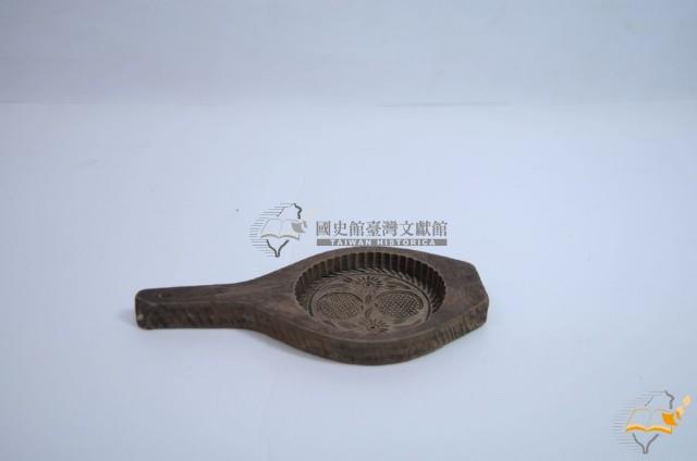 木胎菊花紋製糕模具藏品圖，第1張
